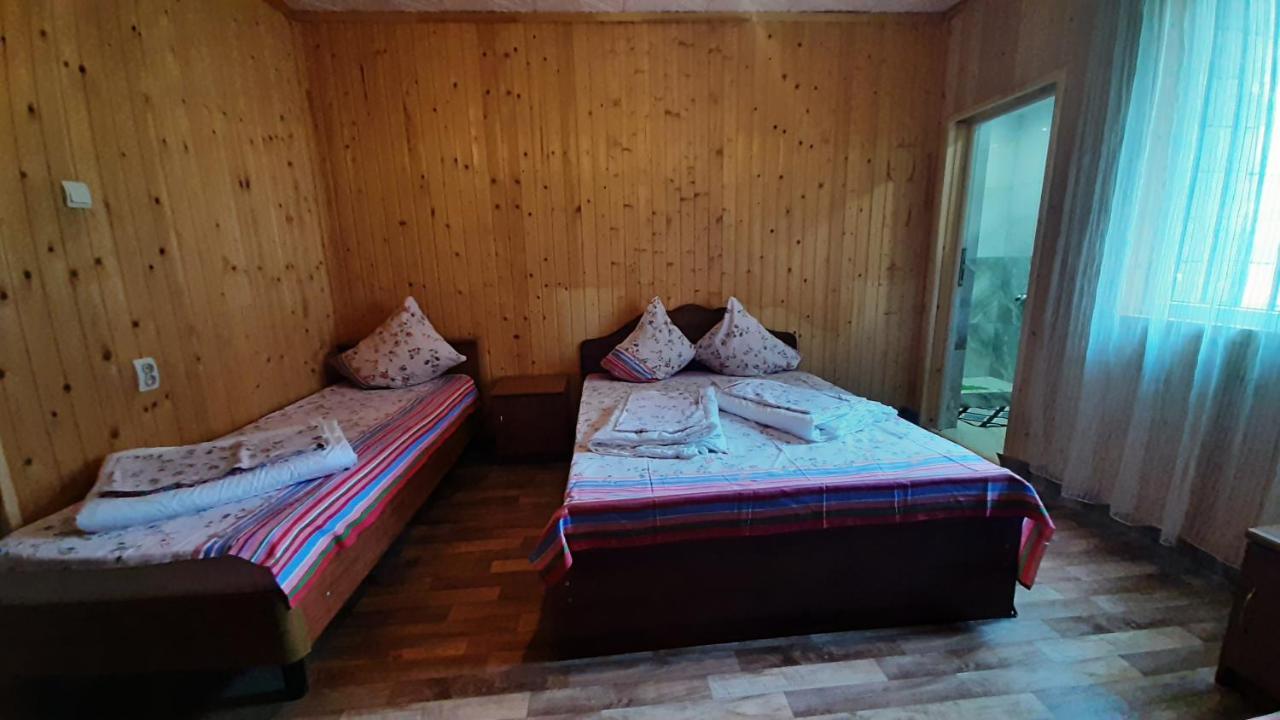 Zolotaya Buhta 10 Hotel Pizunda Exterior photo